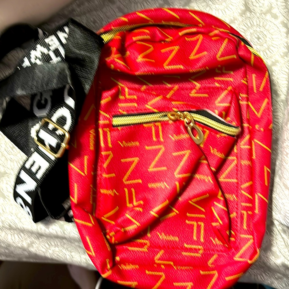 New - Picture 1 of 2